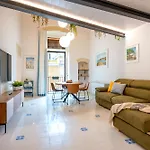 Corte Dama - Live Like A Local In Vecchia Apartmán