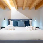 Corte Dama - Live Like A Local In Vecchia Appartement *